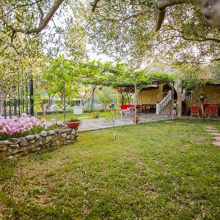 Villa Touzla Ofrínion Exterior foto